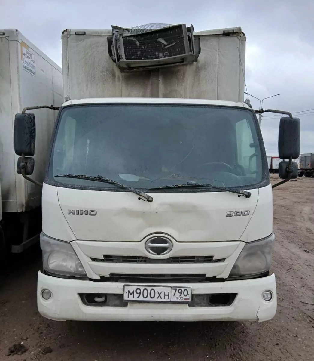 Центртранстехмаш АФ-477100-02 на шасси HINO 300 4x2 изотермический/рефрижератор с гидробортом (кат. C)