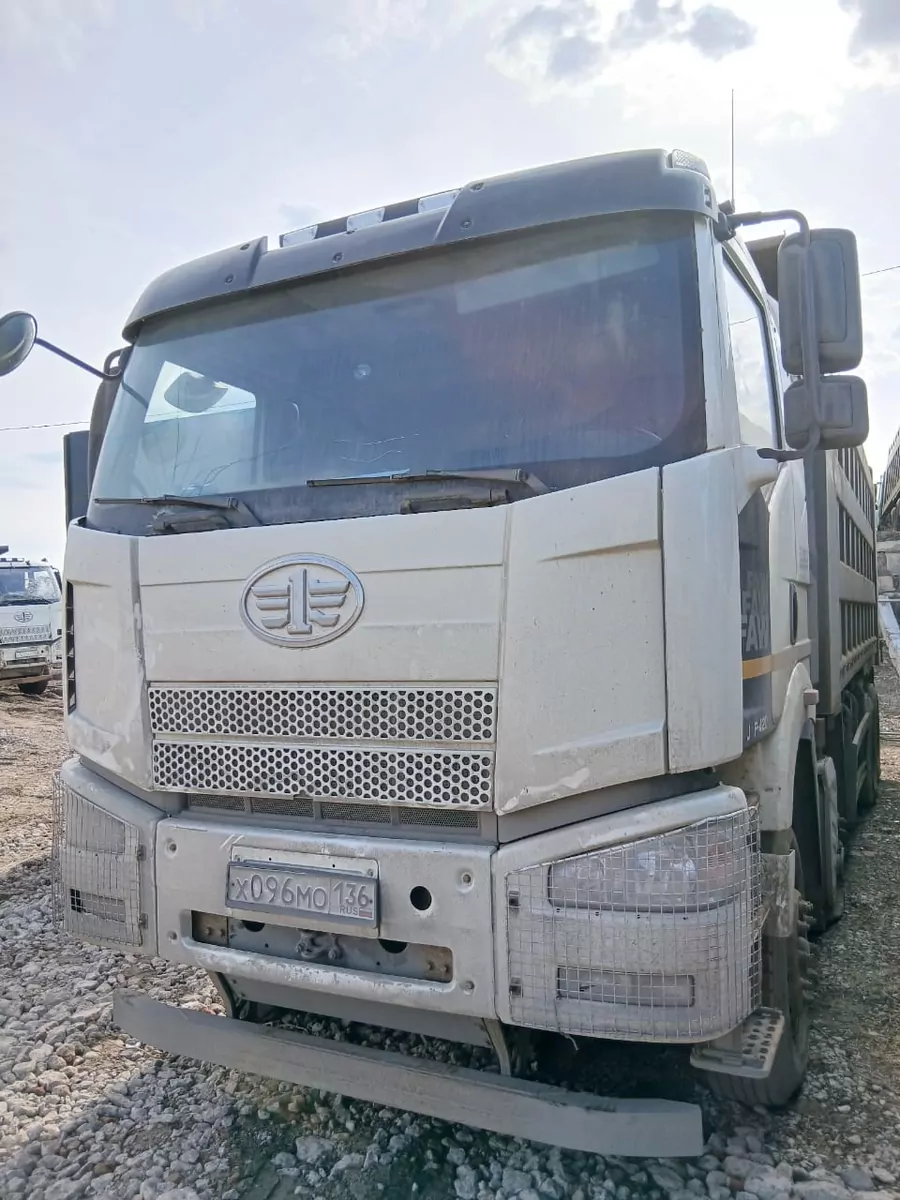 FAW CA 3310 8x4 Самосвал