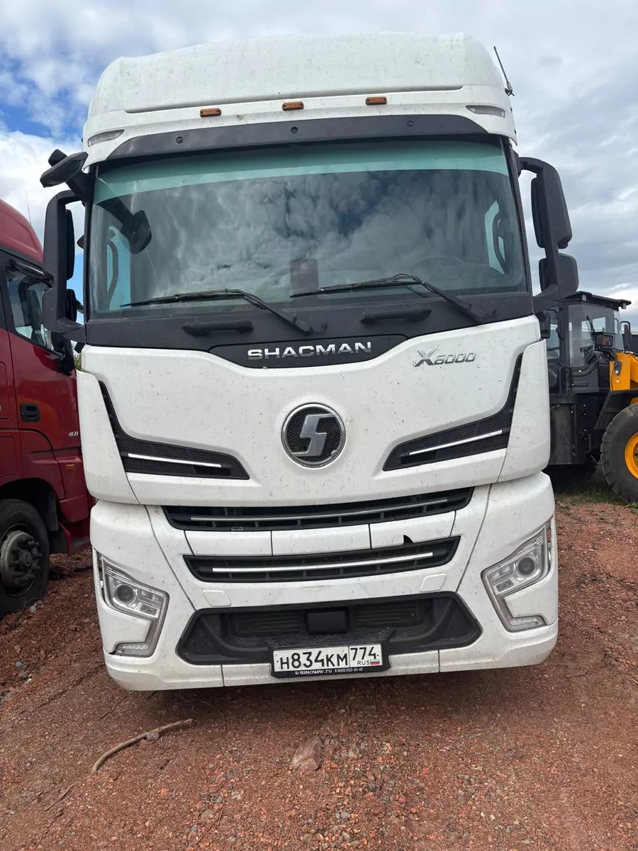 Shacman (Shaanxi) SX4188YY381 4x2 Седельный тягач