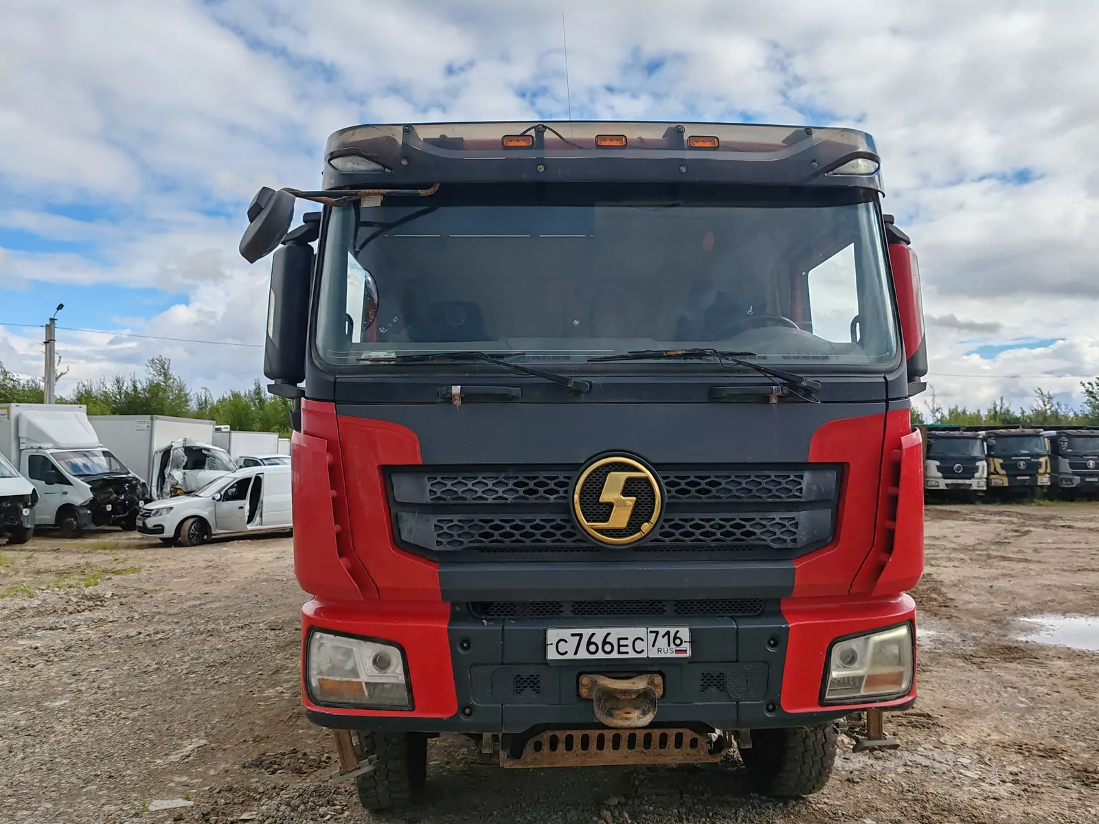 Shacman SX33186V366 8x4 Самосвал