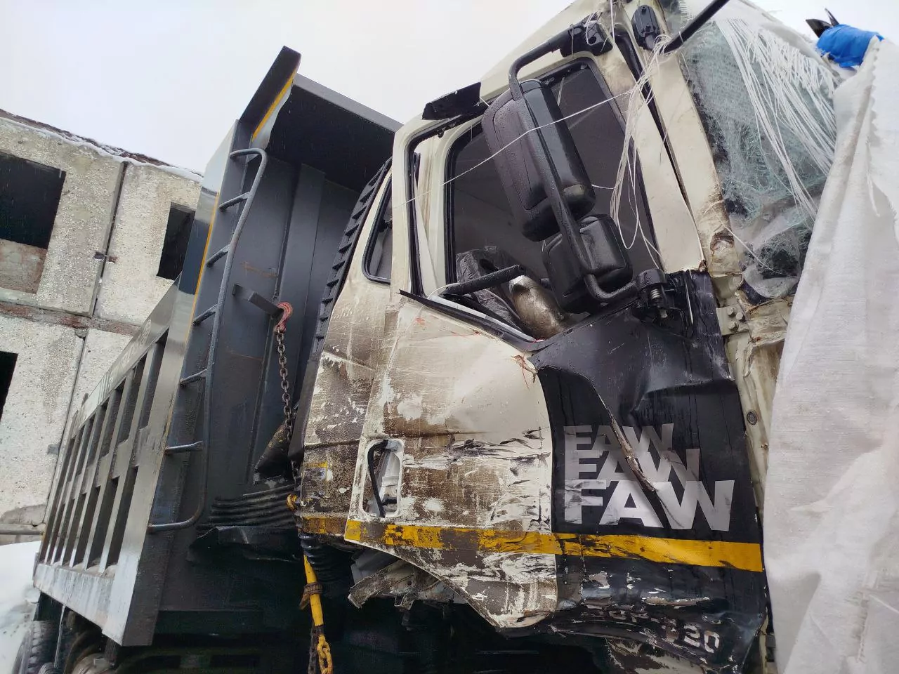 FAW J6 6x6 Самосвал