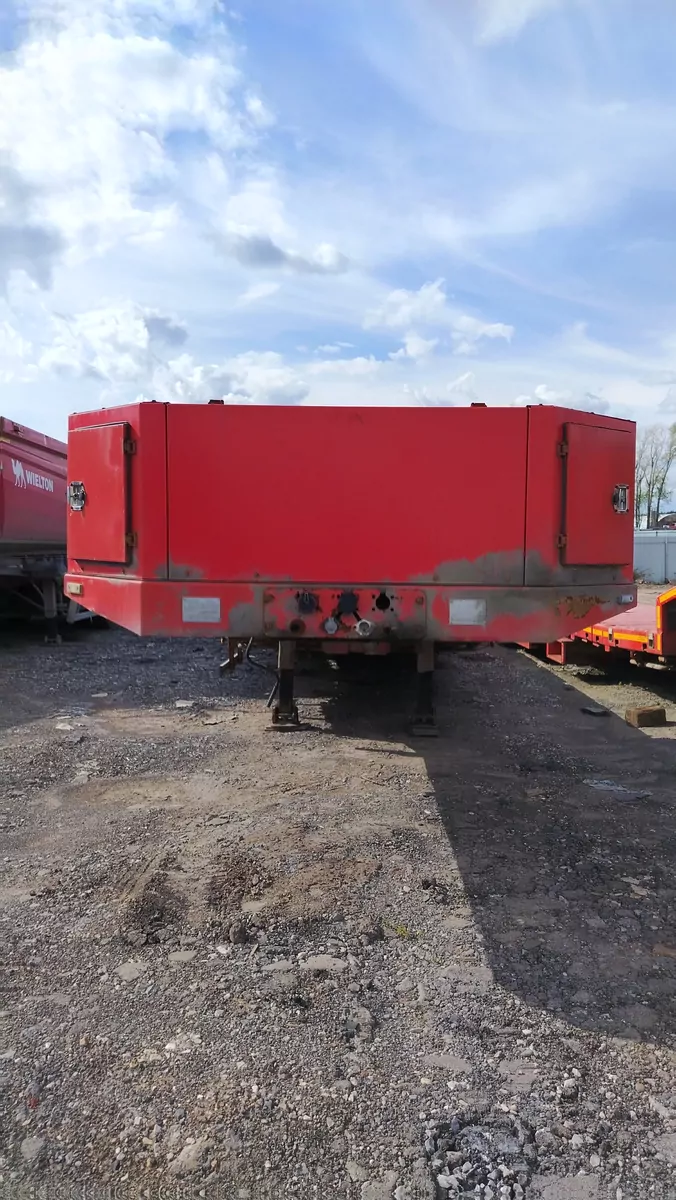 ДЕЛО Техники 9833-0000050-03 Полуприцеп тяжеловоз 3 оси